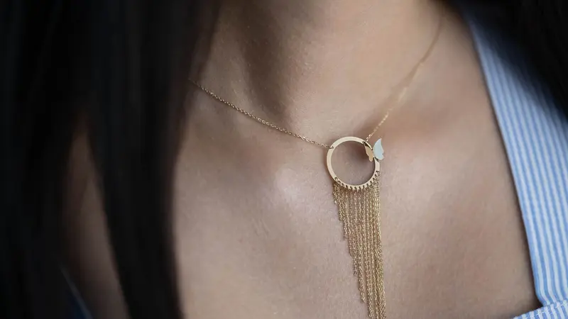 Collier en or avec pendentif